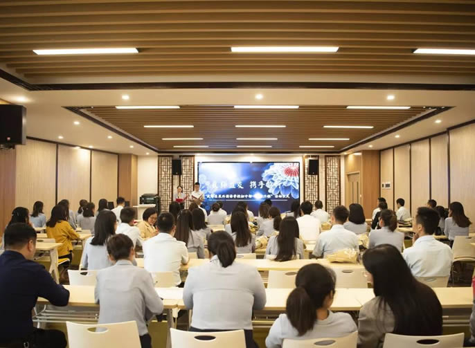 ���ɶ�����ͻ��-������κ�����_MG������Ϸ����ʦ���ѣ�������������Я������||�ɶ�����ͻ��-������κ�����_MG������Ϸ�����ѧУ���в����������̡��˶���ʦͽ�����ʽ