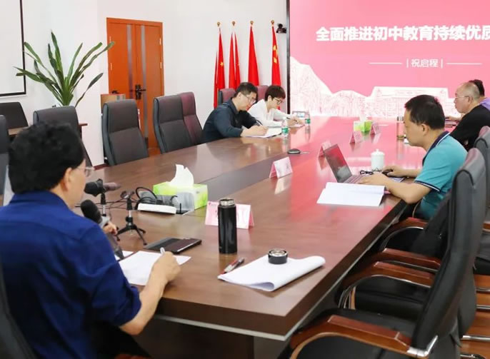 ����ͻ��-������κ�����_MG������Ϸ��������ѧУ��������ح�۽�˫���侰�µĳ������� ĥ����ѧ�ڱ���ͻ��-������κ�����_MG������Ϸ������Ʒ��