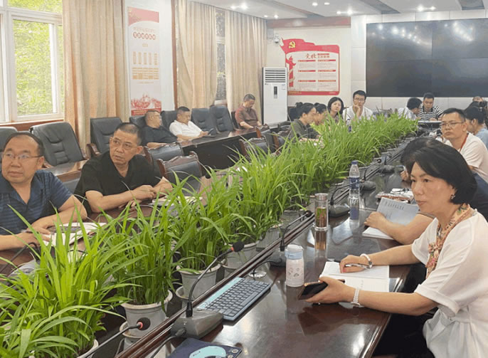 ����ͻ��-������κ�����_MG������Ϸ�������۽���������¿γ̼ƻ��Ϳγ̱�׼��ΪѧУ�������˶�λ����