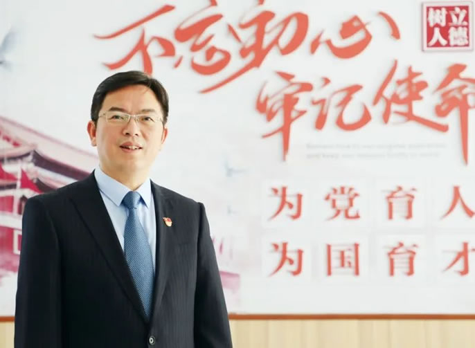 ��У�����ټ���ح����ǿ����ů���ں��ӵ�����